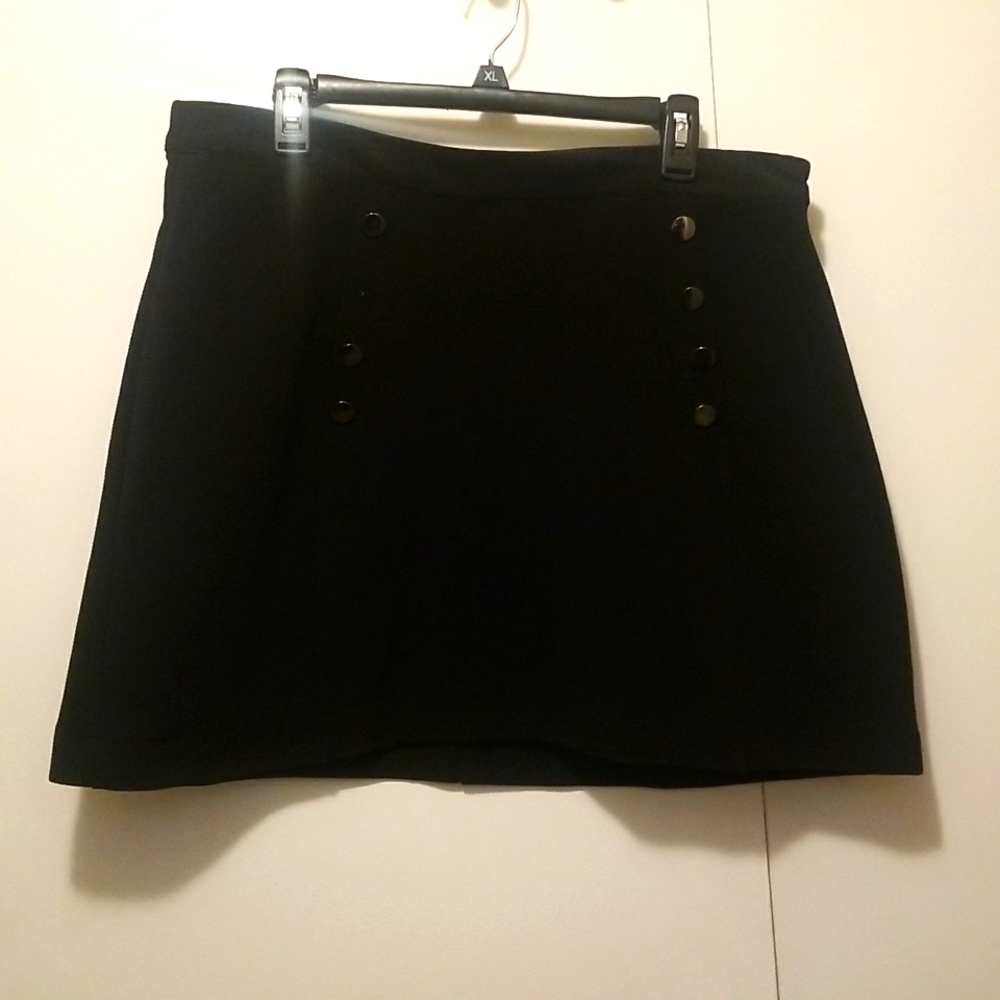 Black textured skirt, 2x Forever 21